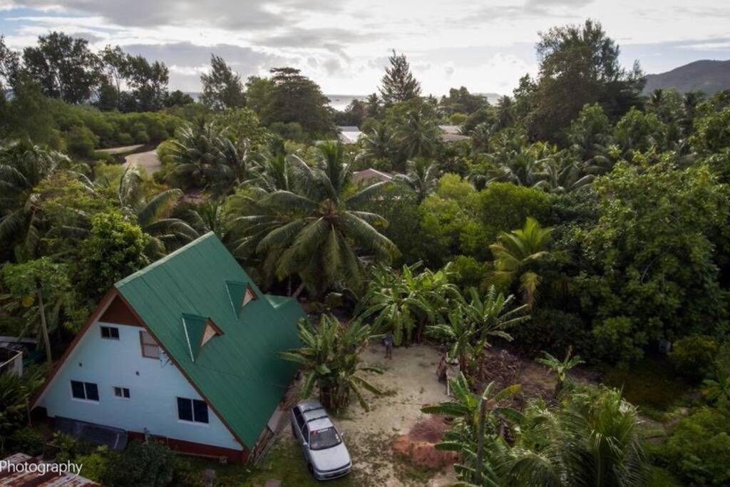 Villa Coco d’Amour in its tropical Praslin setting