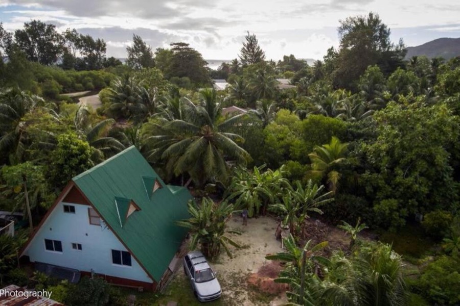 Villa Coco d’Amour in its tropical Praslin setting